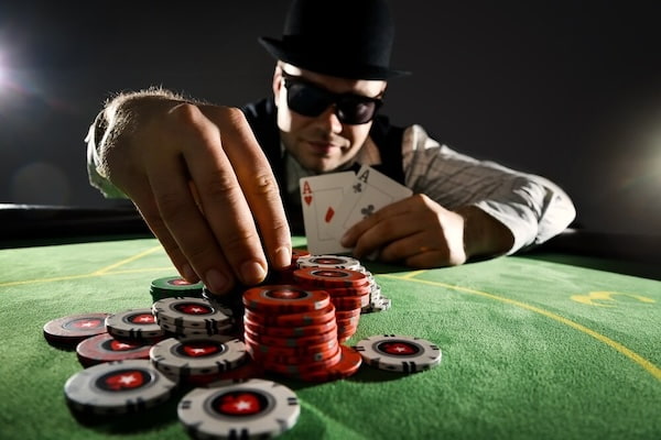 Poker Games Strategies for Online Tournaments and Cash Games