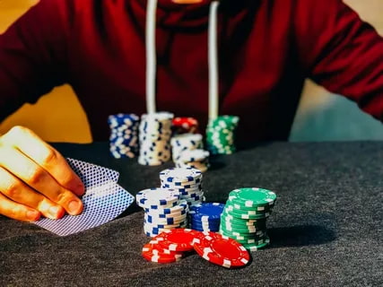 Poker Games Strategies for Online Tournaments and Cash Games