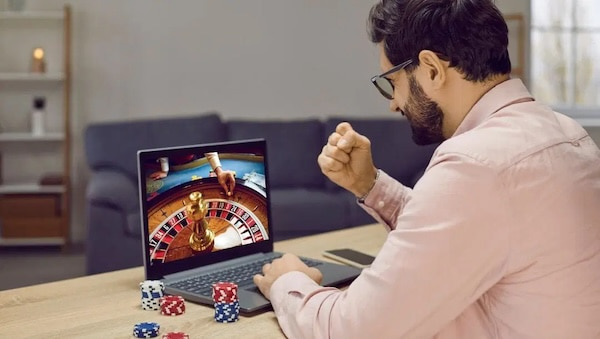 Which is Right for You? Live Casino vs. Traditional Online Casino